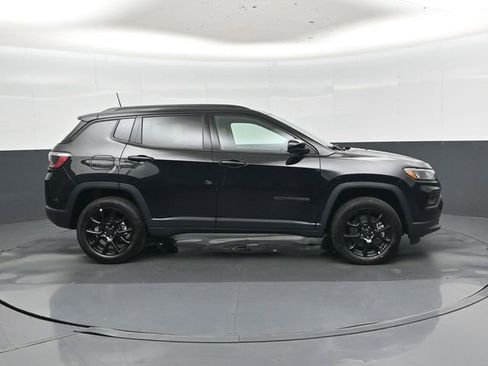 New 2026 Jeep Compass Latitude AWD/4WD image 2