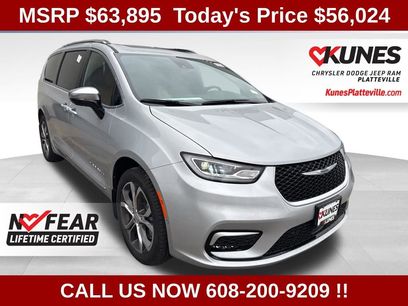 New 2026 Chrysler Pacifica Pinnacle w/ Trailer Tow Group