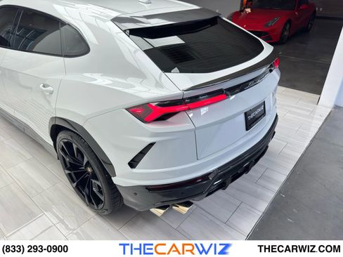 Used 2020 Lamborghini Urus image 49
