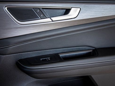 New 2026 Volkswagen Atlas Cross Sport SE image 43