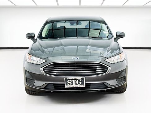 Used 2020 Ford Fusion SE FWD image 2