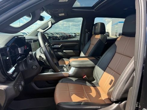 Used 2024 Chevrolet Silverado 1500 High Country w/ High Country Premium Package image 13