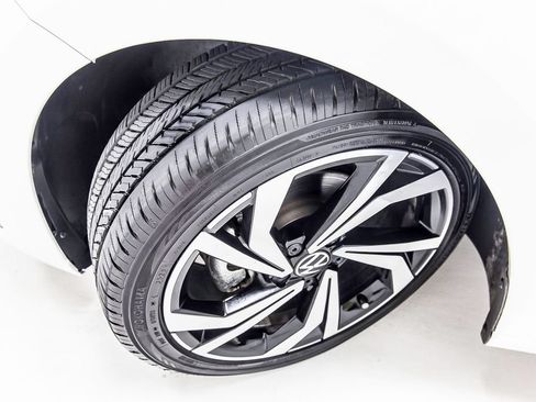 Used 2025 Volkswagen Jetta SEL FWD image 12
