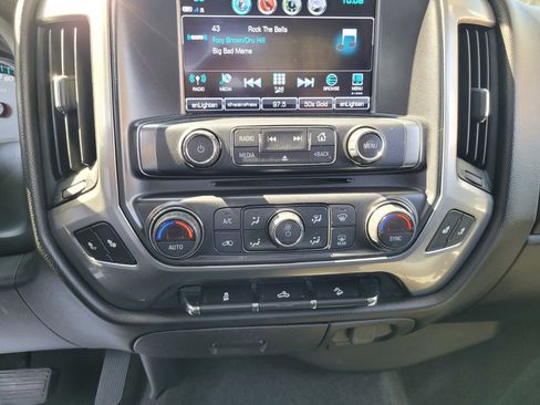 Used 2018 Chevrolet Silverado 1500 LT w/ All Star Edition AWD/4WD image 18