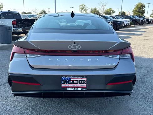 Used 2025 Hyundai Elantra Limited FWD image 4