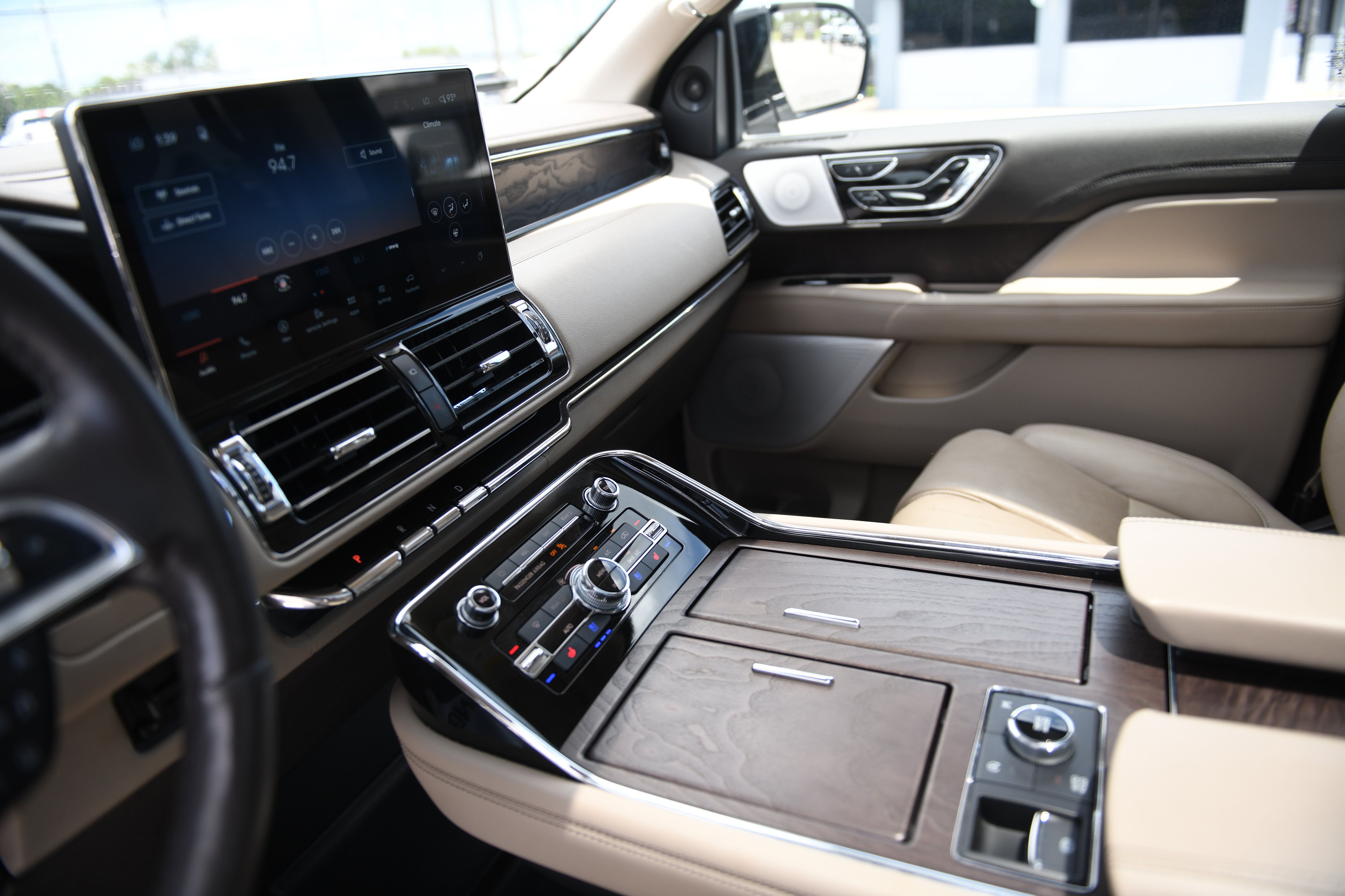 Used 2023 Lincoln Navigator L Reserve AWD/4WD image 19
