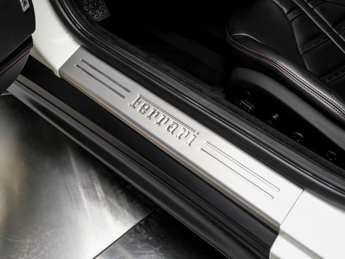 Used 2019 Ferrari 812 Superfast RWD image 42