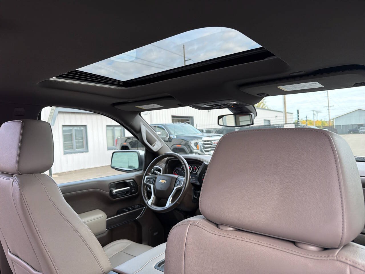 Used 2019 Chevrolet Silverado 1500 LTZ AWD/4WD image 21