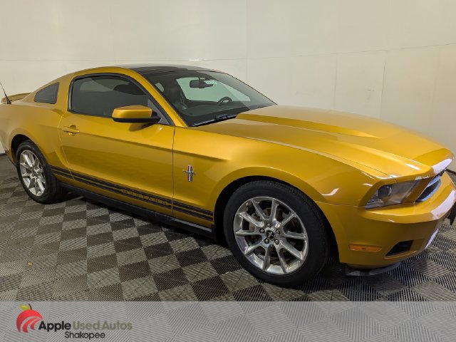 Used 2010 Ford Mustang Coupe RWD image 1