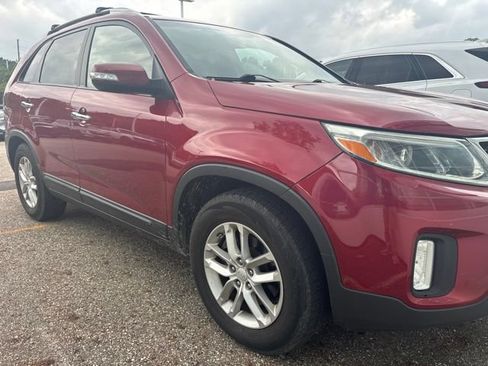 Used 2014 Kia Sorento LX FWD image 2