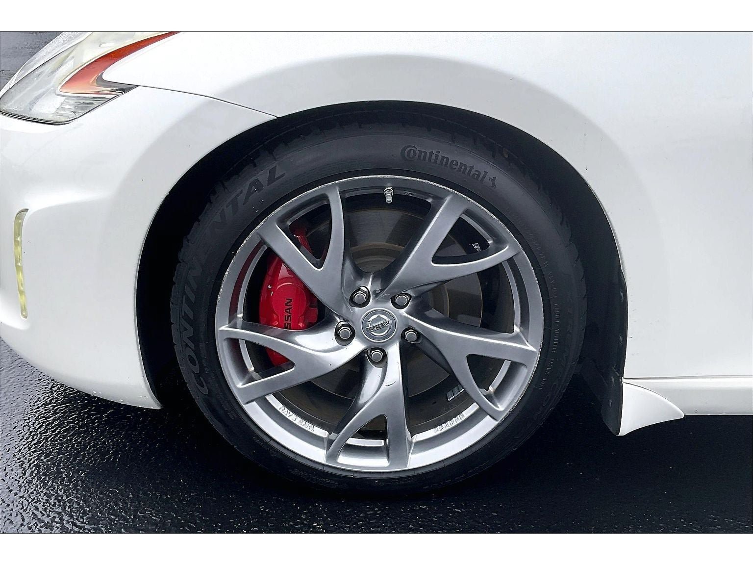 Used 2014 Nissan 370Z Touring w/ Sport Package RWD image 8