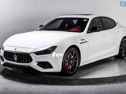 Used 2022 Maserati Ghibli Modena Q4 image 2