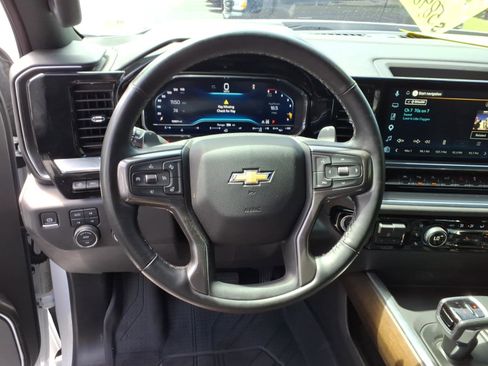 Used 2025 Chevrolet Silverado 1500 High Country AWD/4WD image 7