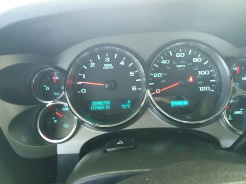 Used 2011 Chevrolet Silverado 1500 LT AWD/4WD image 13