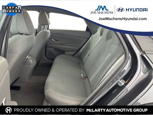 Certified 2022 Hyundai Elantra SEL image 30
