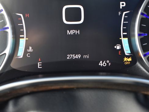 Used 2023 Chrysler Pacifica Limited w/ Trailer Tow Group image 35