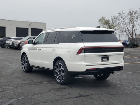 New 2026 Lincoln Navigator Reserve AWD/4WD image 3