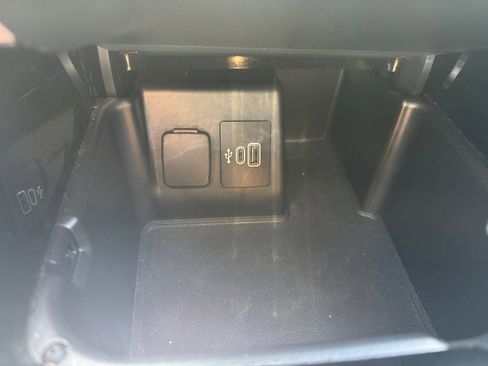 Used 2025 Ford Explorer Platinum w/ LUX Leather Package AWD/4WD image 32