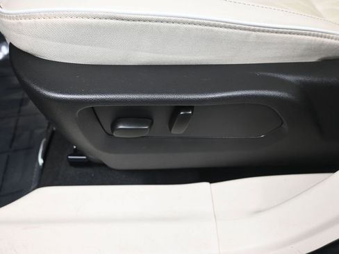 Used 2023 Buick Envision Avenir image 13