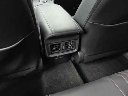 Used 2024 Toyota Venza Limited AWD/4WD image 16