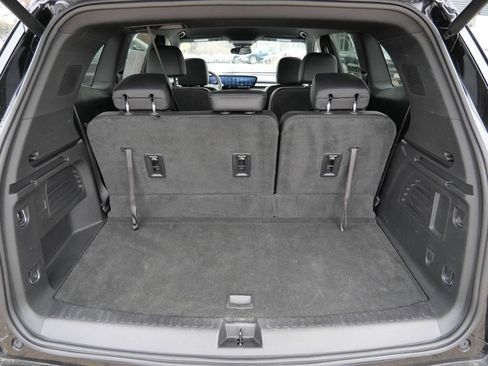 Used 2025 Buick Enclave Sport Touring AWD/4WD image 30