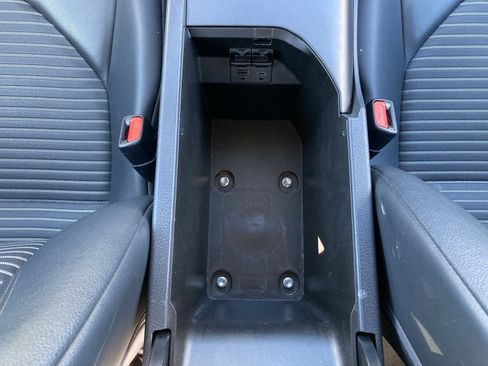 Used 2023 Toyota Camry SE image 28