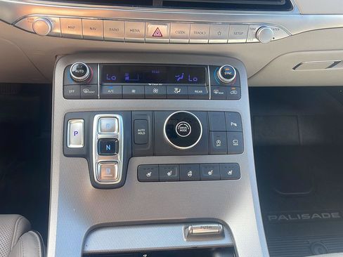Used 2022 Hyundai Palisade Limited FWD image 27