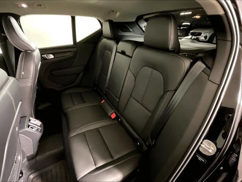 Used 2024 Volvo XC40 B5 Ultimate w/ Protection Package Premier AWD/4WD image 25