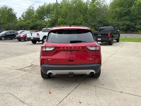 Used 2021 Ford Escape SE w/ SE Sport Appearance Package AWD/4WD image 4