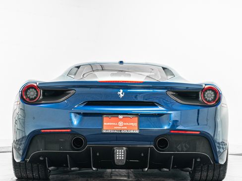 Used 2018 Ferrari 488 GTB RWD image 8