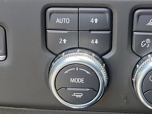 Used 2024 GMC Sierra 1500 AT4 w/ AT4 Premium Package AWD/4WD image 25