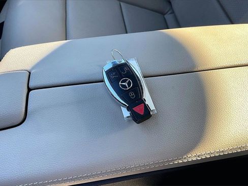 Used 2012 Mercedes-Benz E 350 4MATIC Sedan image 11