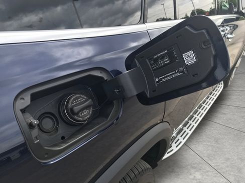 Used 2021 Mercedes-Benz GLS 450 4MATIC image 53