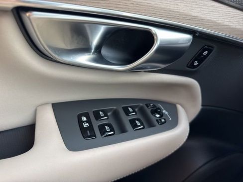 New 2026 Volvo XC90 B6 Plus w/ Protection Package Premier image 21