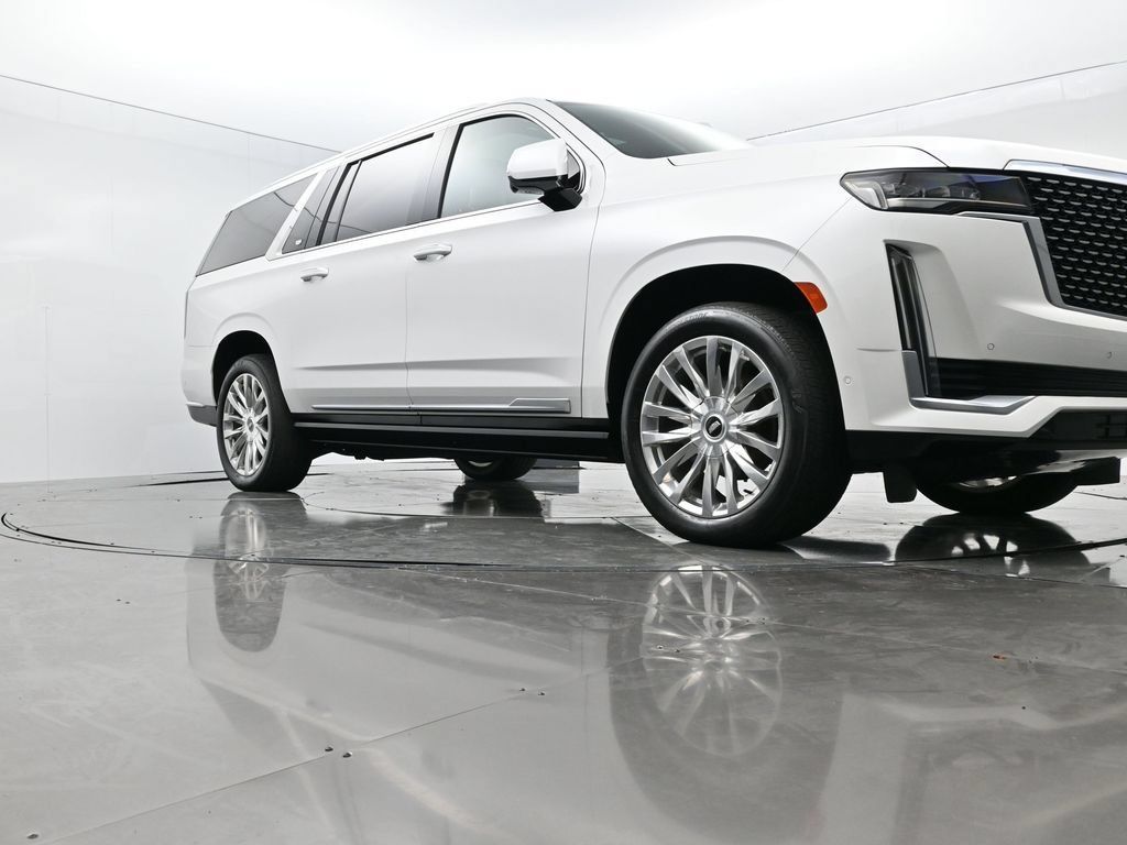 Used 2022 Cadillac Escalade ESV Premium Luxury w/ Performance Package AWD/4WD image 49