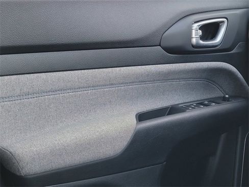 Certified 2022 Jeep Compass Latitude w/ Convenience Group image 37