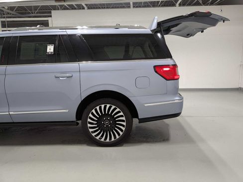 Used 2021 Lincoln Navigator L Black Label w/ Cargo Convenience Package AWD/4WD image 11