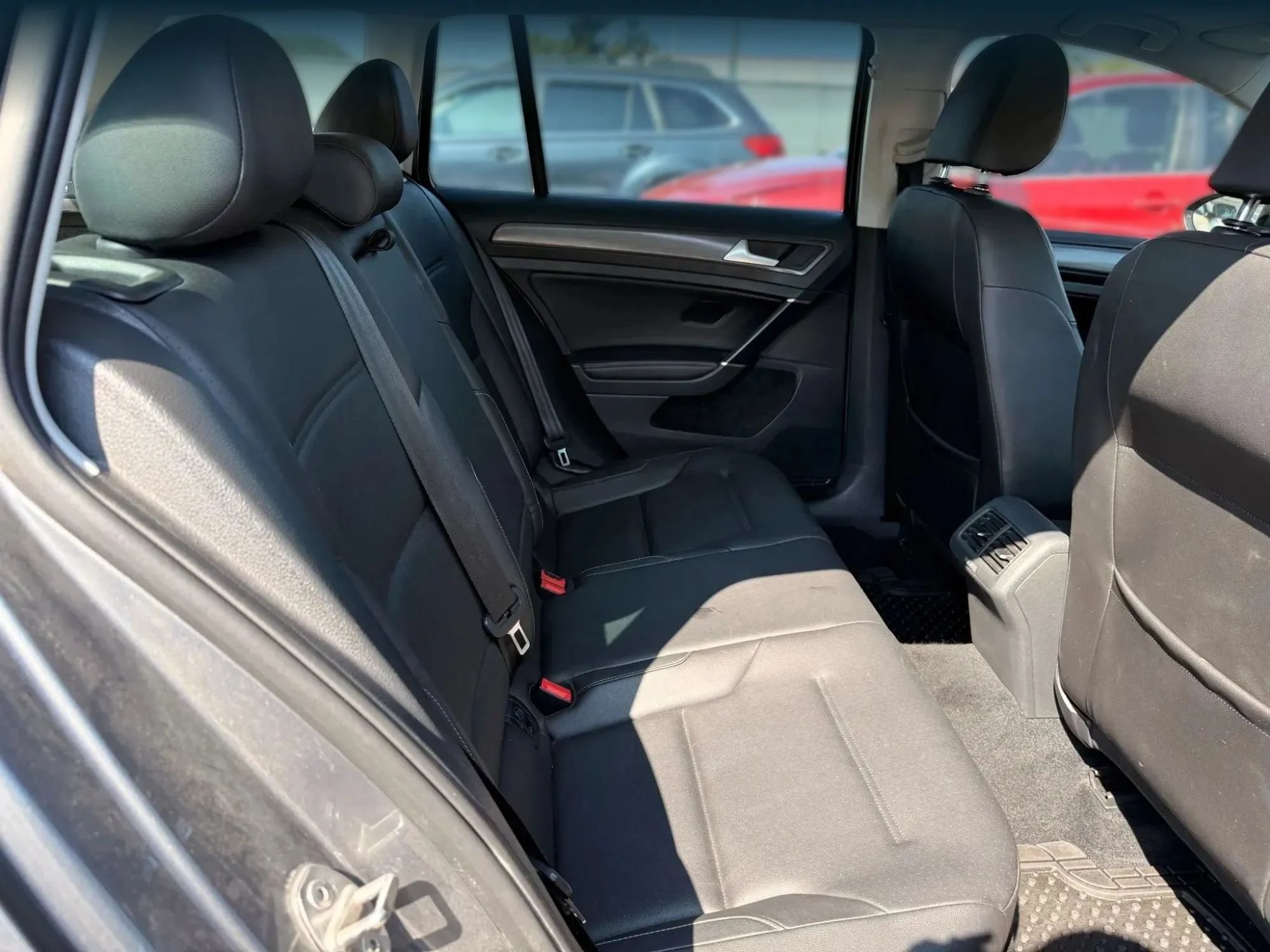 Used 2018 Volkswagen Golf SE FWD image 20