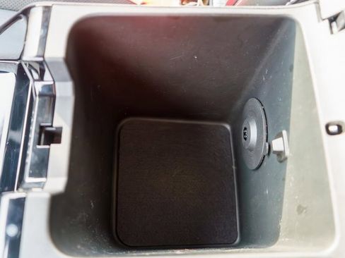 Used 2022 Jeep Grand Cherokee Altitude image 36