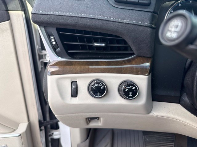 Used 2019 Cadillac Escalade ESV Premium Luxury AWD/4WD image 13