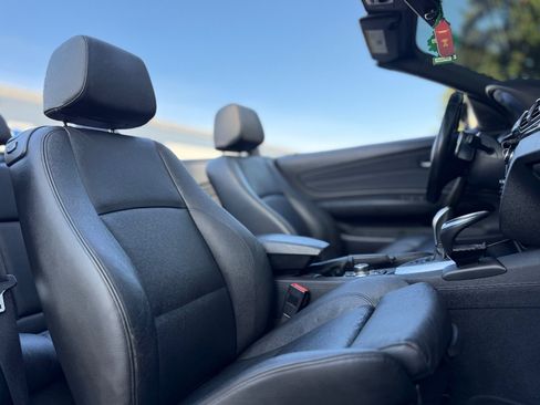 Used 2012 BMW 135i Convertible RWD image 16