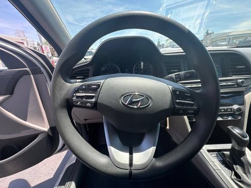 Used 2020 Hyundai Elantra SEL FWD image 25