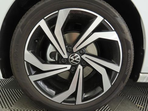 New 2025 Volkswagen Jetta SEL image 30