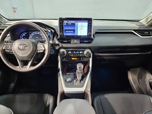 Used 2022 Toyota RAV4 Limited AWD/4WD image 10