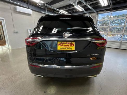 Used 2019 Buick Enclave Essence image 4