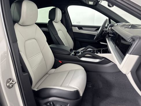 Certified 2026 Porsche Cayenne S image 28
