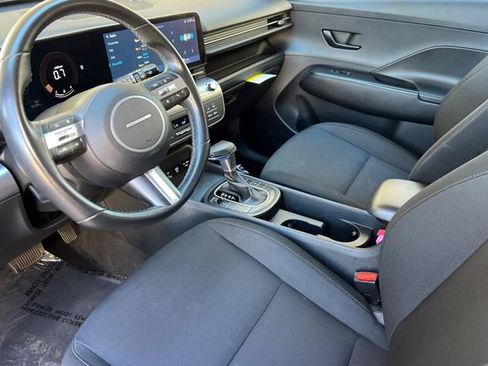 Used 2024 Hyundai Kona SEL AWD/4WD image 12