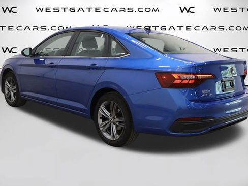 Used 2024 Volkswagen Jetta SE image 5