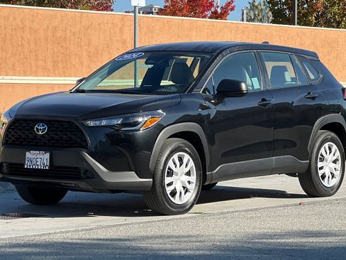 Used 2024 Toyota Corolla Cross L image 8