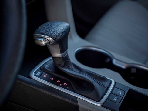 Used 2022 Kia Sportage LX image 12